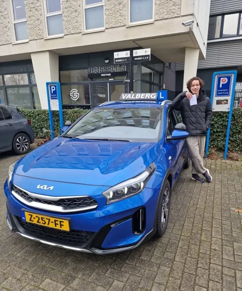 Jonathan is in één keer geslaagd voor zijn praktijkexamen